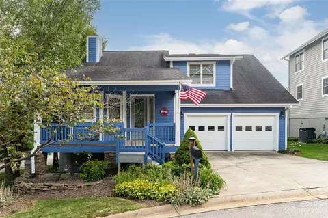 2 Olde Cottage Ln, Asheville, NC 28803