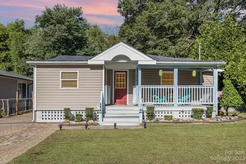 318 Broad Sw Dr SW, Concord, NC 28025
