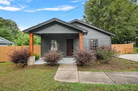 305 S Holland St, Dallas, NC 28034