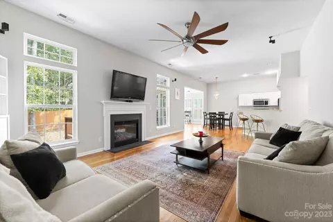 11135 Winget Pond Rd, Charlotte, NC 28278