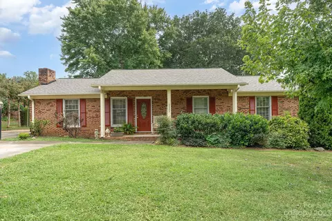 2432 Montrose Dr, Gastonia, NC 28054