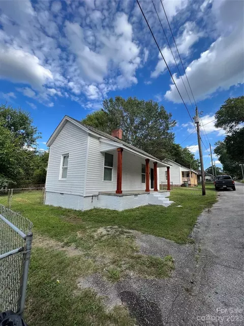539 4th St, Chester, SC 29706