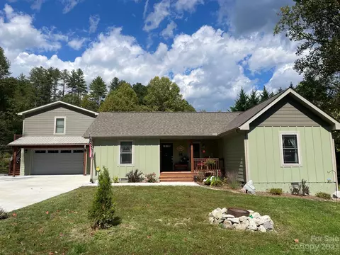 2607 Pickens Hwy, Rosman, NC 28772