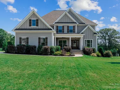 191 Hidden Meadows Dr, Mooresville, NC 28117