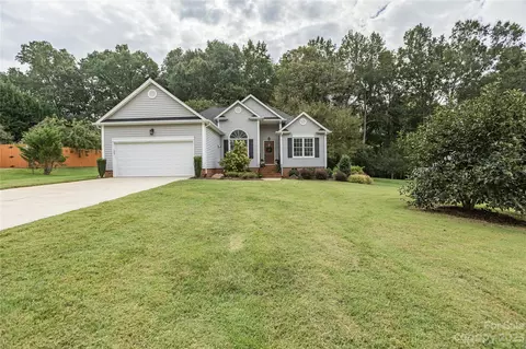 559 Cameron Pointe Ln, Belmont, NC 28012