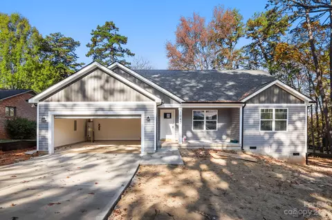 1045 Watts Dr, Charlotte, NC 28216