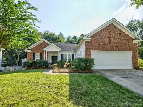 8211 Poplar Grove Cir, Waxhaw, NC 28173