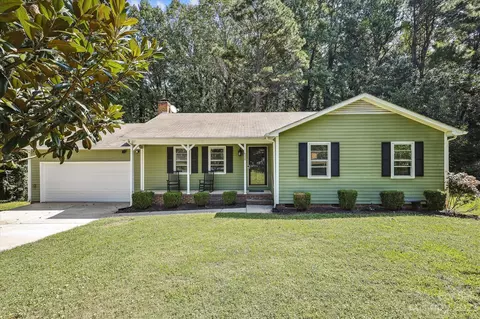 6230 Mosstree Cir, Charlotte, NC 28215