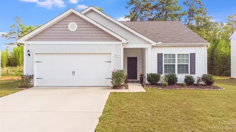 9713 Crooms Ct, Charlotte, NC 28215