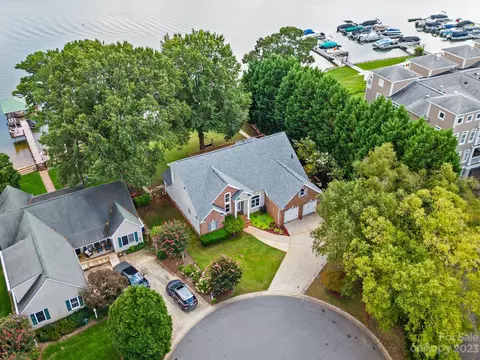 100 Chandeleur Dr, Mooresville, NC 28117