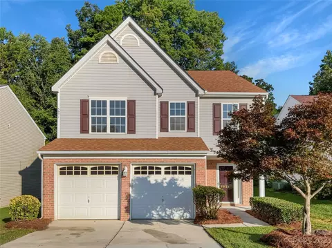 5921 Brookfield Pointe Dr, Charlotte, NC 28216