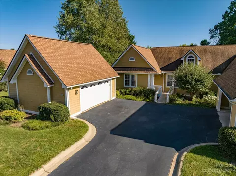 501 Woodlea Ct, Asheville, NC 28806