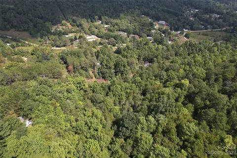 00000 Screech Owl Dr, Candler, NC 28715