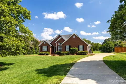2216 Potter Downs Dr, Waxhaw, NC 28173