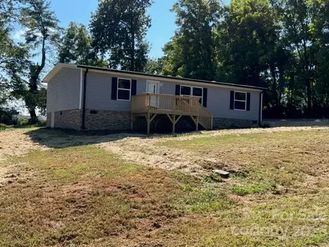 3391 Benfield Pl, Lenoir, NC 28645