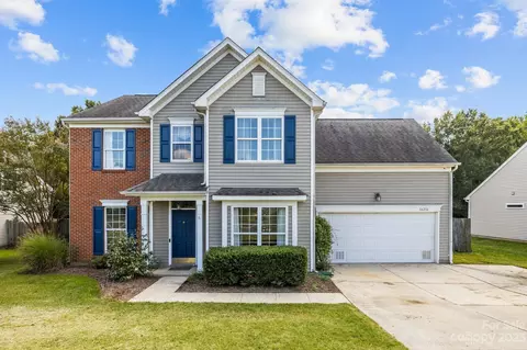 16216 Greybriar Forest Ln, Charlotte, NC 28278