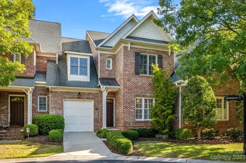 269 Crownsgate Ct, Charlotte, NC 28207