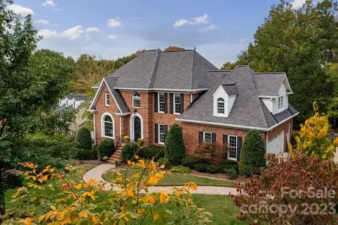 2212 Providence Canyon Dr, Charlotte, NC 28270