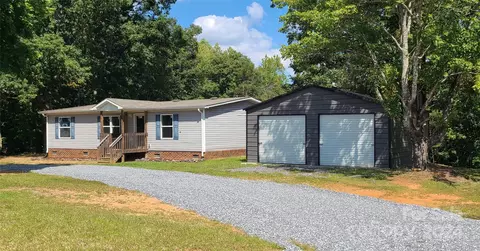 Exterior - 4871 Scott Rd, Morganton, NC 28655 photo 5 of 12