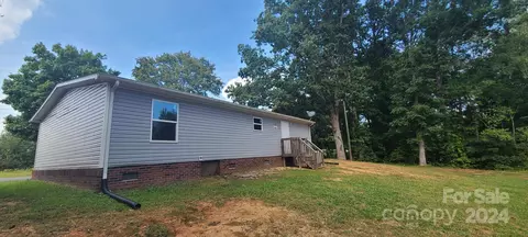 Exterior - 4871 Scott Rd, Morganton, NC 28655 photo 9 of 12