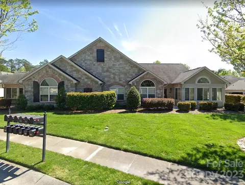 721 Ledgestone Ct, Tega Cay, SC 29708