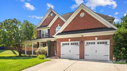 151 Winter Flake Dr, Statesville, NC 28677