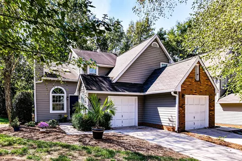 9028 Saint Thomas Ln, Charlotte, NC 28277