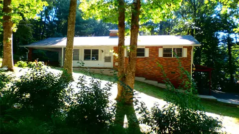 45 Mountain Laurel Dr, Spruce Pine, NC 28777