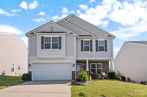2866 Village Center Dr, Dallas, NC 28034
