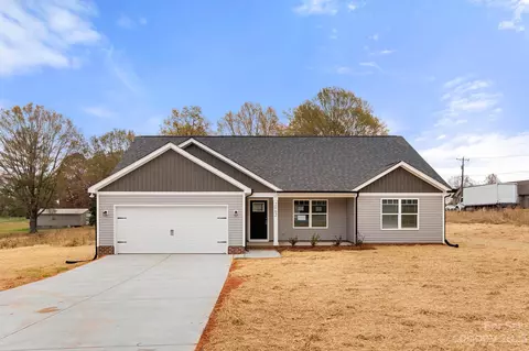 2062 Lakeside Ln, Conover, NC 28613