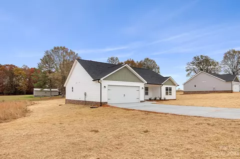 2044 Lakeside Ln, Conover, NC 28613 photo 31