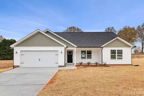 2044 Lakeside Ln, Conover, NC 28613