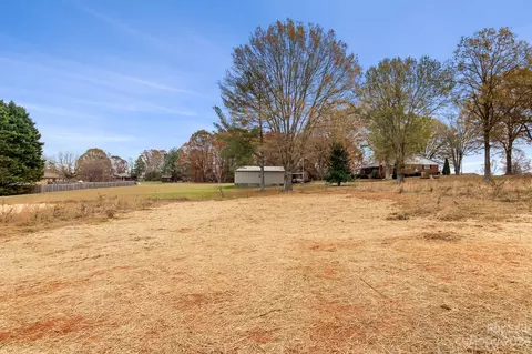 2044 Lakeside Ln, Conover, NC 28613 photo 34