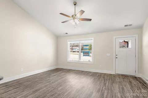 2044 Lakeside Ln, Conover, NC 28613 photo 6