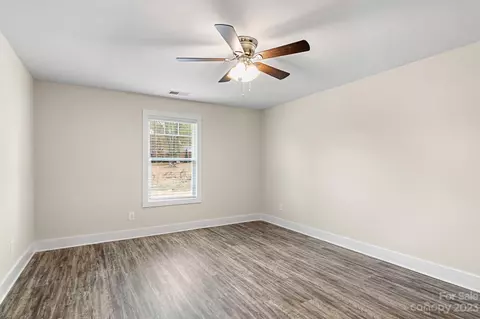 2044 Lakeside Ln, Conover, NC 28613 photo 17