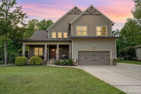 105 Bluff Meadow Ln, Mooresville, NC 28115