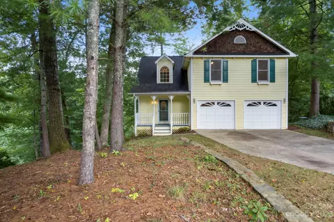 102 Goldfinch Ln, Asheville, NC 28803