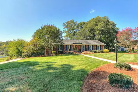 133 Scottsmoor Dr, Charlotte, NC 28214