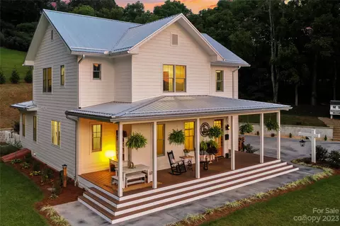 262 Vance St, Waynesville, NC 28786