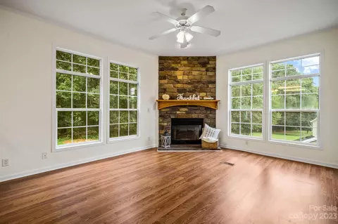 2250 Sterling Ridge Dr, Newton, NC 28658