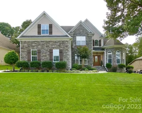 7818 Sand Trap Ln, Stanley, NC 28164