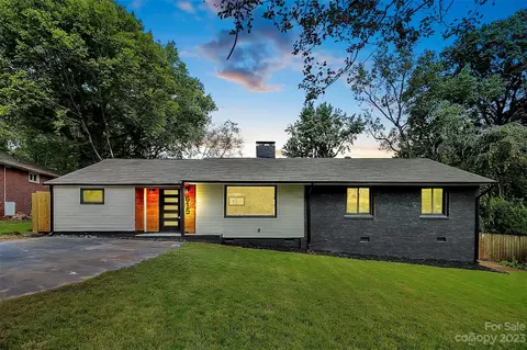 615 Manhasset Rd, Charlotte, NC 28209