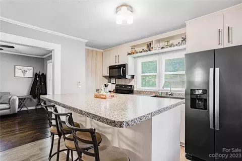 608 E Chestnut St, Stanley, NC 28164 photo 6