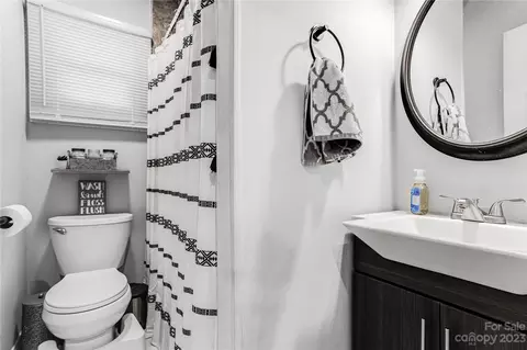 608 E Chestnut St, Stanley, NC 28164 photo 7