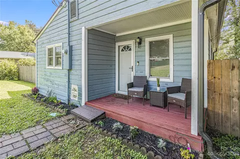 608 E Chestnut St, Stanley, NC 28164 photo 2