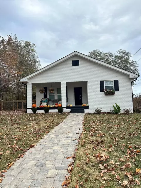 311 S Lee Ave, Landrum, SC 29356