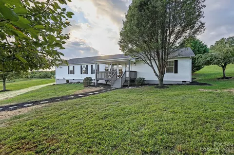 184 Mountain Shadow Ln, Hendersonville, NC 28792