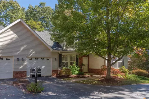 104 Nodding Ln, Asheville, NC 28803