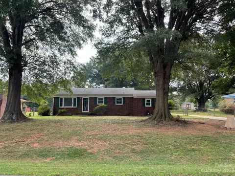 308 Ridge Dr, Mount Holly, NC 28120