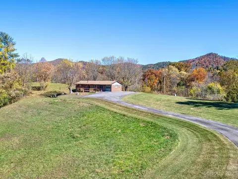 146 Old Rd, Marshall, NC 28753